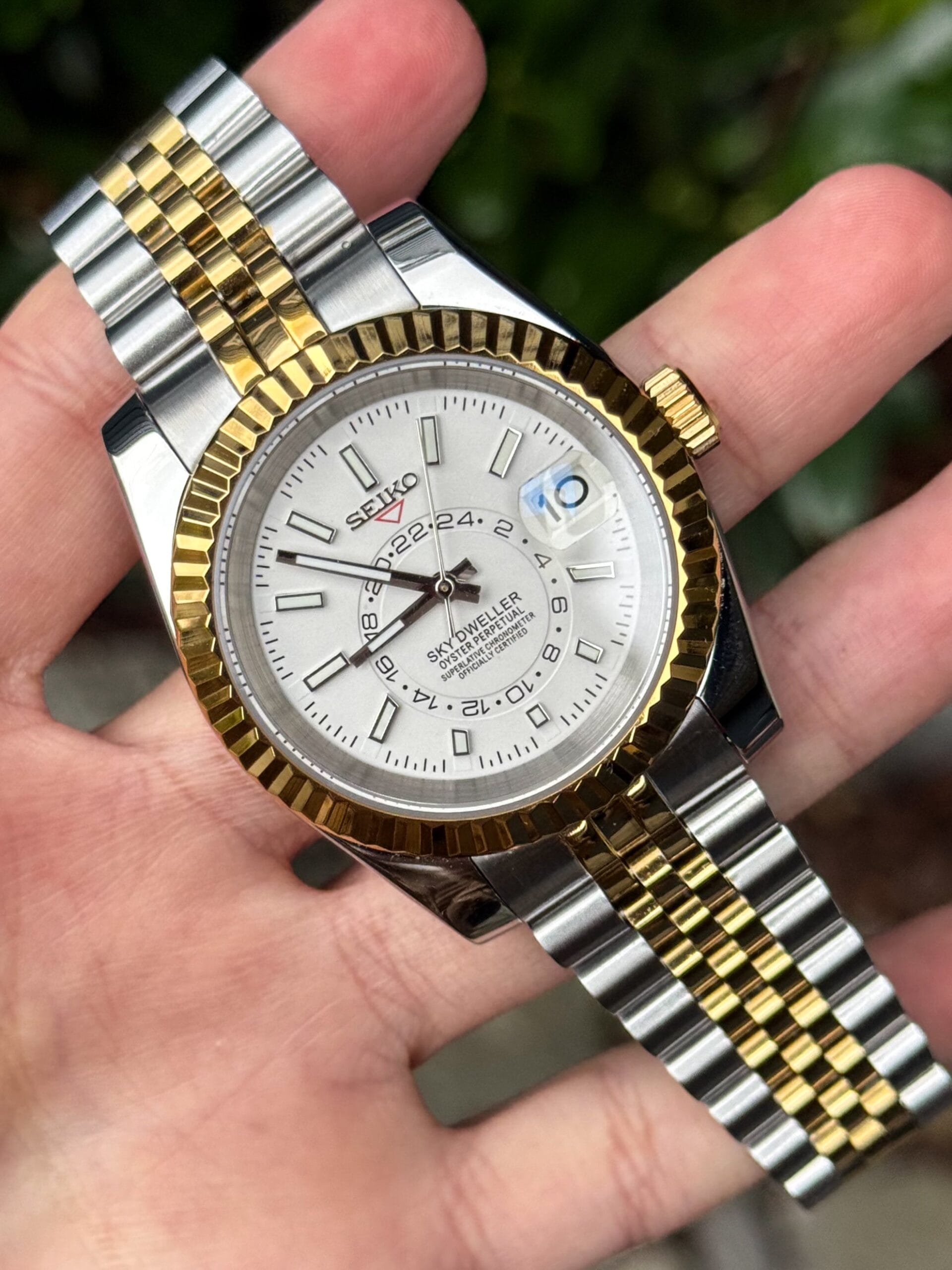 A44DB4AE-072E-46F3-AC9B-0C60301AC40C SEIKOJUST SKYDWELLER TWO TONE - Image 1